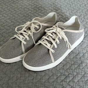 OluKai Heather Gray Knit Lace-Up Sneakers with White Trim